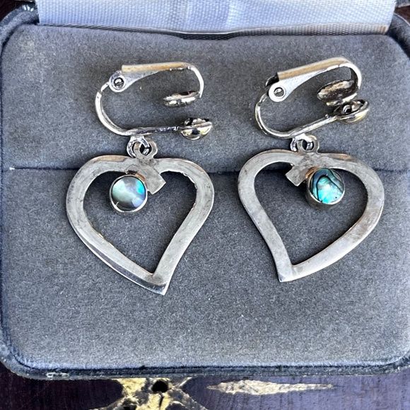 Vintage Sterling Silver Heart Dangle Clip on earrings with abalone - Picture 2 of 7